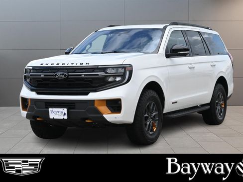 Used 2025 Ford Expedition Tremor AWD/4WD image 1