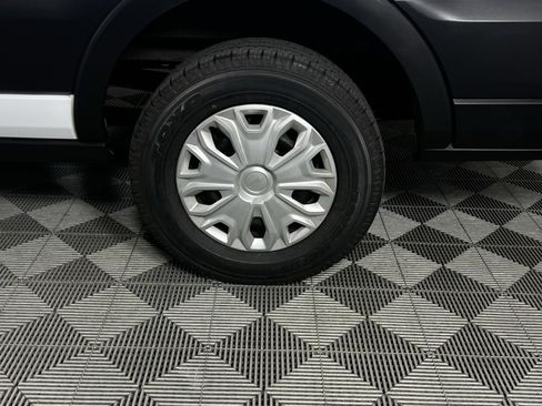 Used 2023 Ford Transit 350 XLT image 12