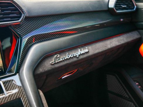 Used 2022 Lamborghini Urus image 58
