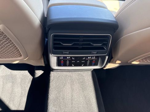 Used 2023 Audi Q8 Premium Plus image 17