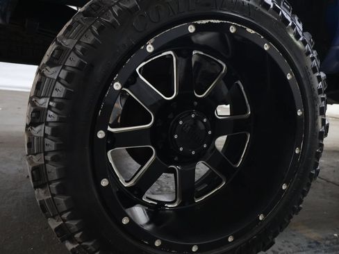Used 2018 Toyota Tacoma TRD Sport AWD/4WD image 32