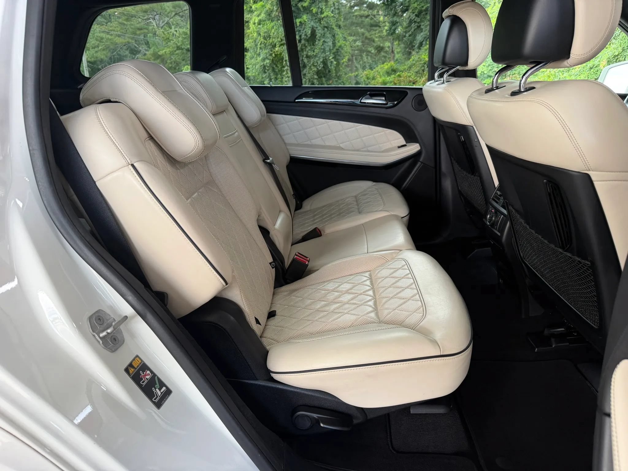 Used 2016 Mercedes-Benz GL 550 4MATIC image 12