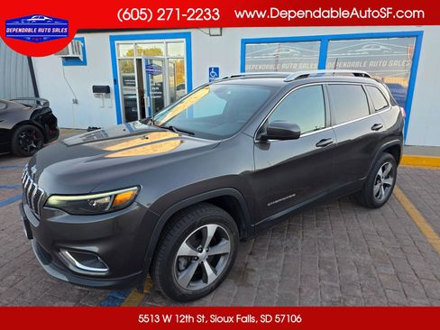 Used 2020 Jeep Cherokee Limited w/ Trailer Tow Group AWD/4WD image 1