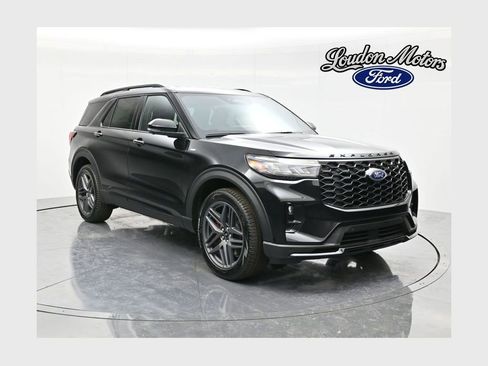New 2026 Ford Explorer ST-Line w/ ST-Line Street Pack AWD/4WD image 1