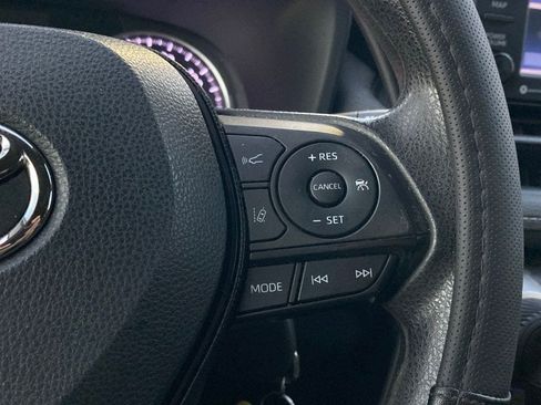 Used 2021 Toyota RAV4 LE image 13