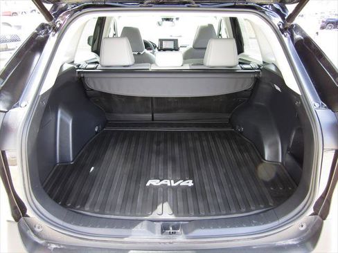 Certified 2021 Toyota RAV4 XLE Premium image 32