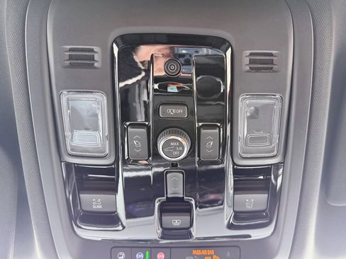 New 2026 Chevrolet Suburban RST image 18