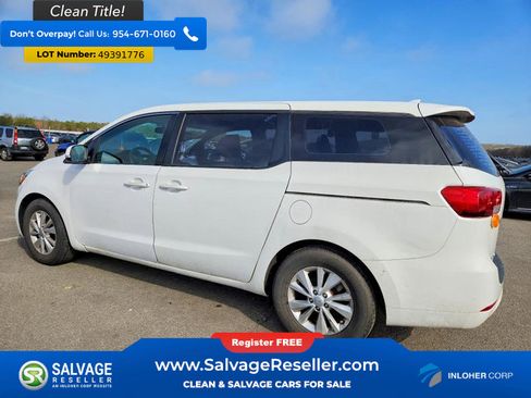 Used 2017 Kia Sedona L image 3