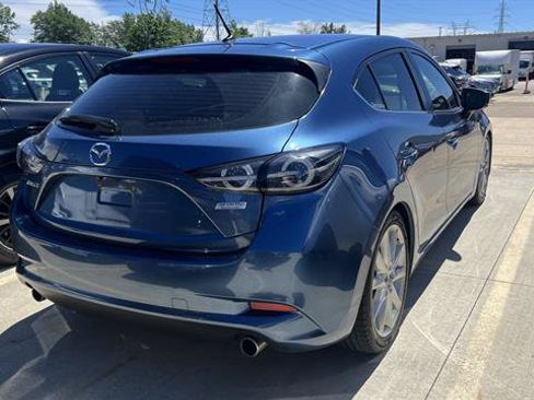 Used 2017 MAZDA MAZDA3 Touring FWD image 3