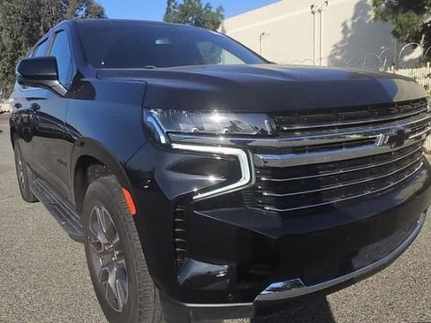 Used 2022 Chevrolet Tahoe LT w/ Luxury Package RWD image 2