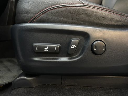 Used 2019 Toyota 4Runner TRD Off-Road Premium AWD/4WD image 14