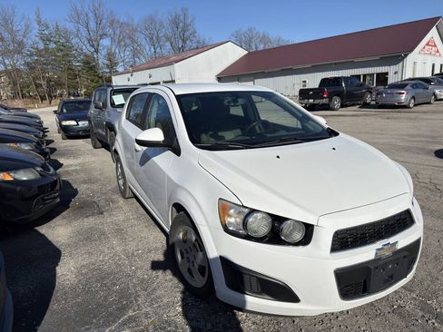 Used 2016 Chevrolet Sonic LS FWD image 5