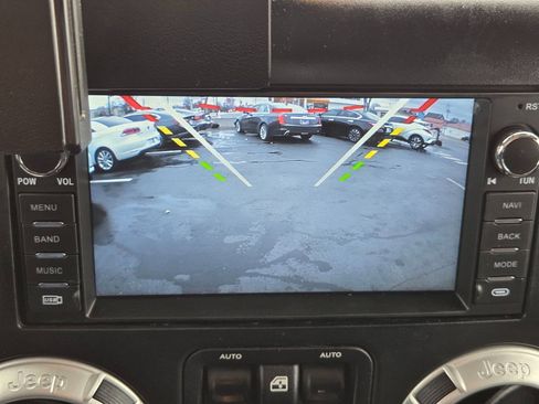 Used 2013 Jeep Wrangler Unlimited Sahara w/ Dual Top Group image 27