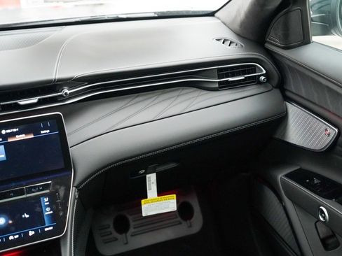 New 2025 Maserati Grecale Modena image 28