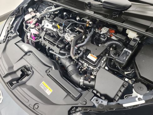 Used 2025 Toyota Prius LE image 36