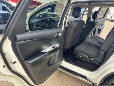 Used 2017 Dodge Journey Crossroad w/ Mopar Chrome Accent Package FWD image 23