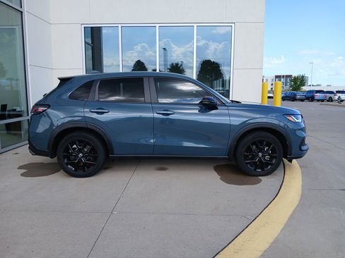 Used 2023 Honda HR-V Sport image 6