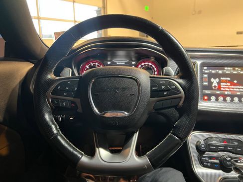 Used 2017 Dodge Challenger SRT Hellcat image 9