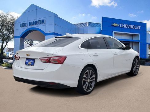 Used 2022 Chevrolet Malibu LT image 3
