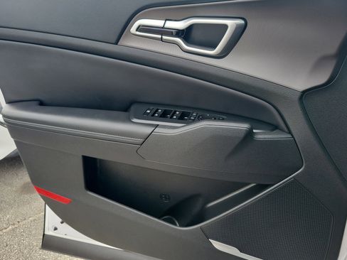 Used 2026 Kia Sportage EX w/ EX Panorama Roof Package image 21