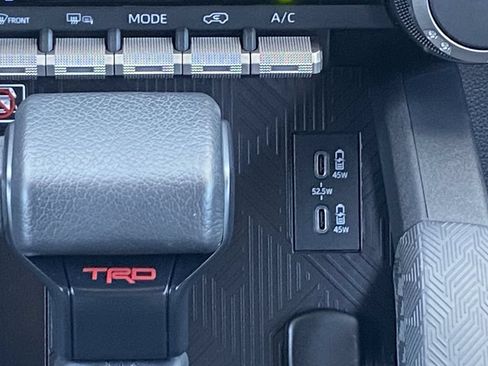 Certified 2025 Toyota 4Runner TRD Off-Road AWD/4WD image 33