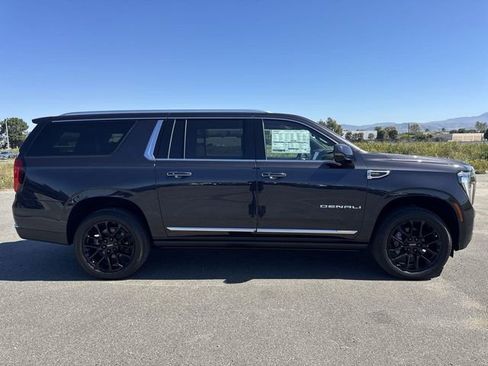 New 2026 GMC Yukon XL Denali w/ Denali Reserve Package RWD image 3