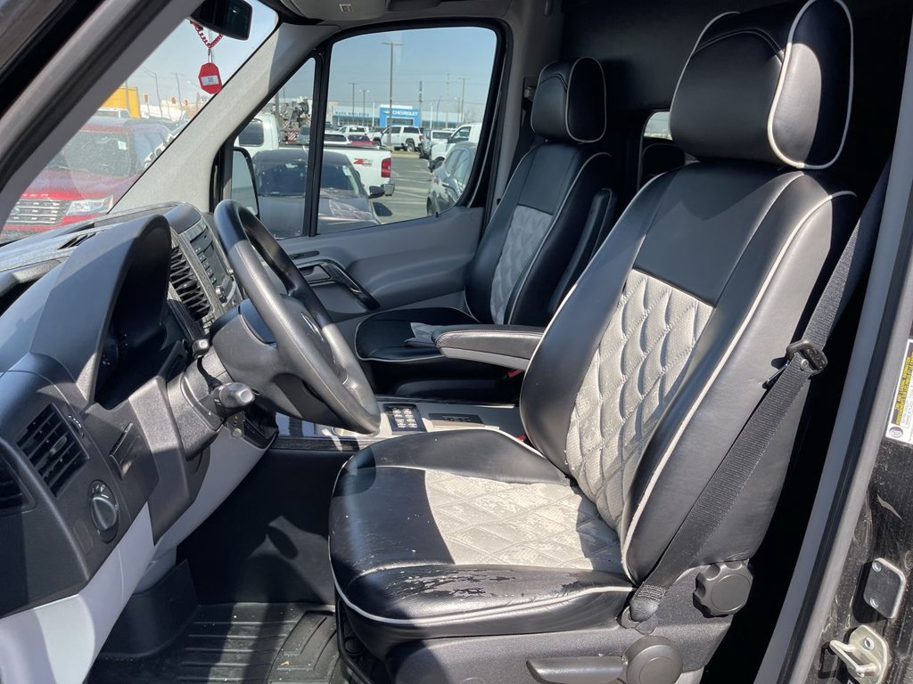 Used 2016 Mercedes-Benz Sprinter 3500 image 7