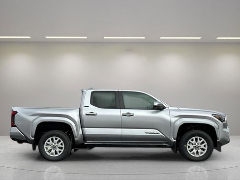 New 2026 Toyota Tacoma SR5 image 2