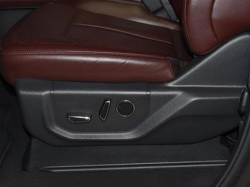 Used 2024 Ford Expedition Limited image 14