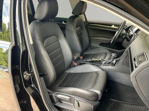 Used 2017 Volkswagen Golf SEL FWD image 27