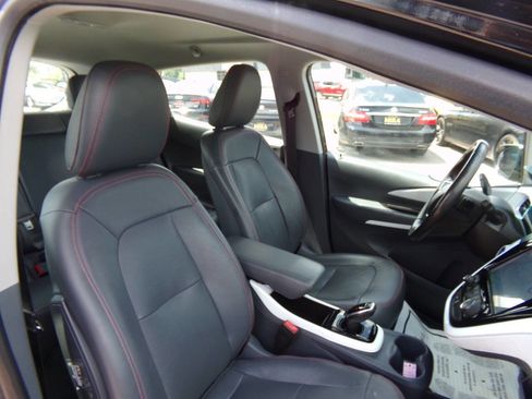 Used 2020 Chevrolet Bolt Premier image 29
