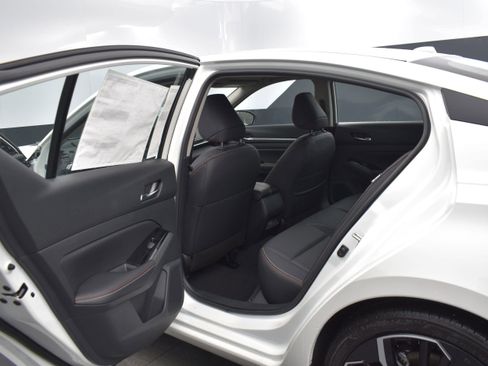 New 2025 Nissan Altima 2.5 SR image 16