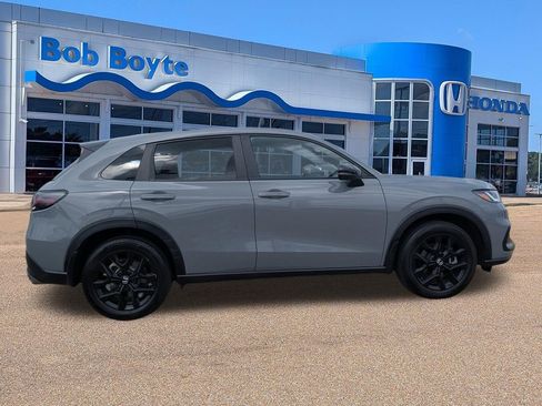 Certified 2025 Honda HR-V Sport image 2