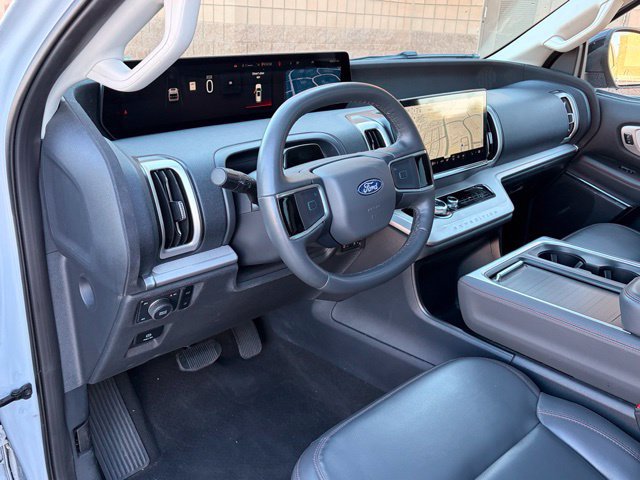 Used 2025 Ford Expedition Max Active AWD/4WD image 13