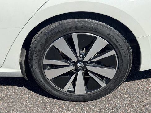 Used 2019 Nissan Altima 2.5 SV image 16