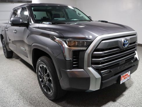 Used 2024 Toyota Tundra Limited AWD/4WD image 5