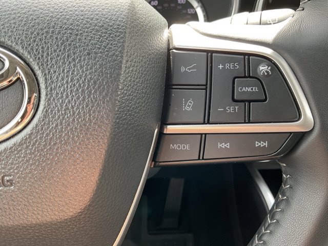 Used 2026 Toyota Highlander XLE AWD/4WD image 28