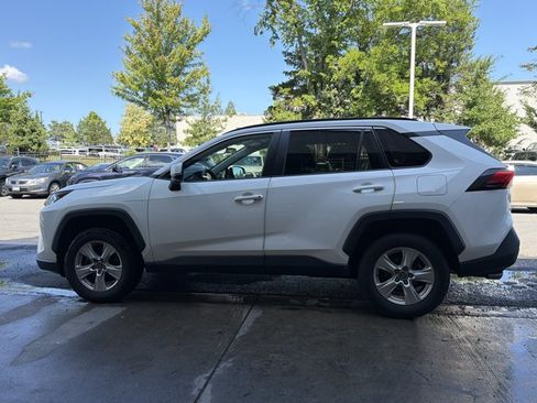 Used 2020 Toyota RAV4 XLE w/ All Weather Liner Package AWD/4WD image 8