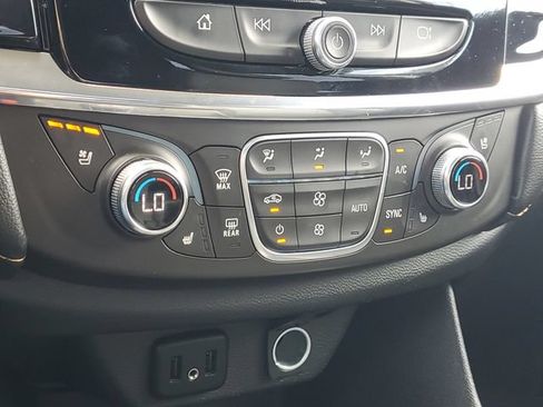 Used 2019 Chevrolet Traverse Premier AWD/4WD image 30
