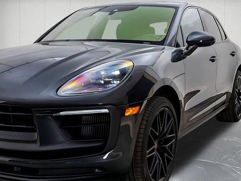 Used 2025 Porsche Macan GTS image 4