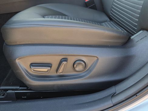 Used 2024 Toyota Camry SE image 18