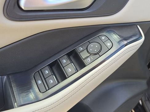 Certified 2025 Nissan Rogue SV FWD image 20