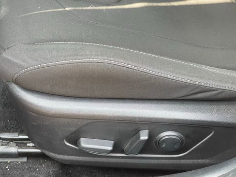 Used 2022 Hyundai Elantra SEL w/ Convenience + Premium Package image 11