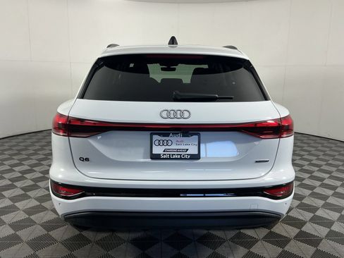Used 2025 Audi Q6 e-tron Premium Plus w/ Premium Plus AWD/4WD image 8