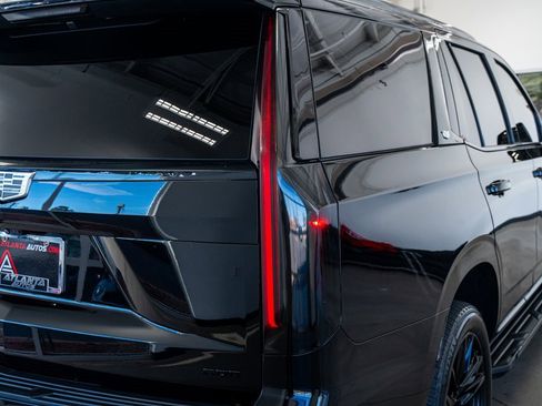 Used 2022 Cadillac Escalade Premium Luxury image 27