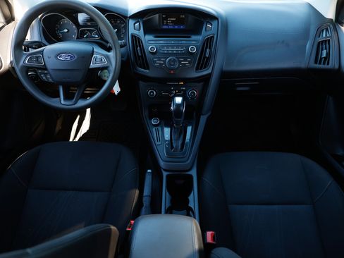 Used 2015 Ford Focus SE image 2