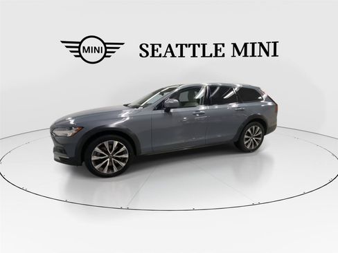 Used 2022 Volvo V90 B6 Cross Country w/ Advanced Package AWD/4WD image 5