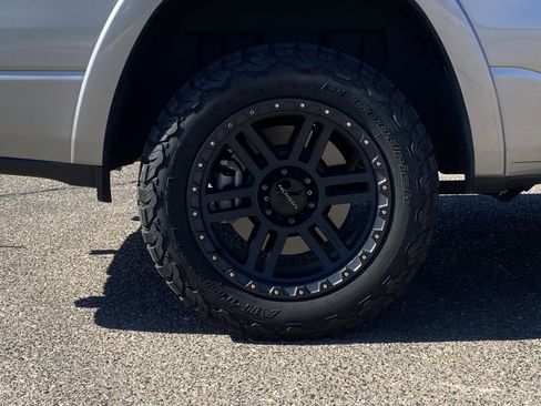 Used 2020 RAM 1500 Laramie image 9