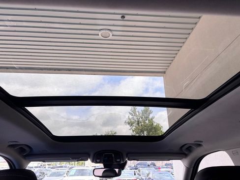 Used 2023 Jeep Grand Cherokee L Limited AWD/4WD image 17