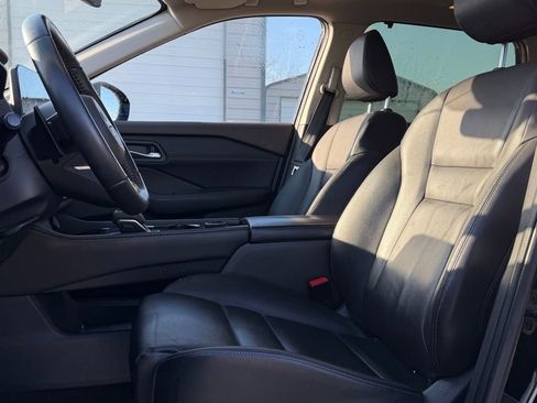 Used 2023 Nissan Rogue SL w/ SL Premium Package image 12